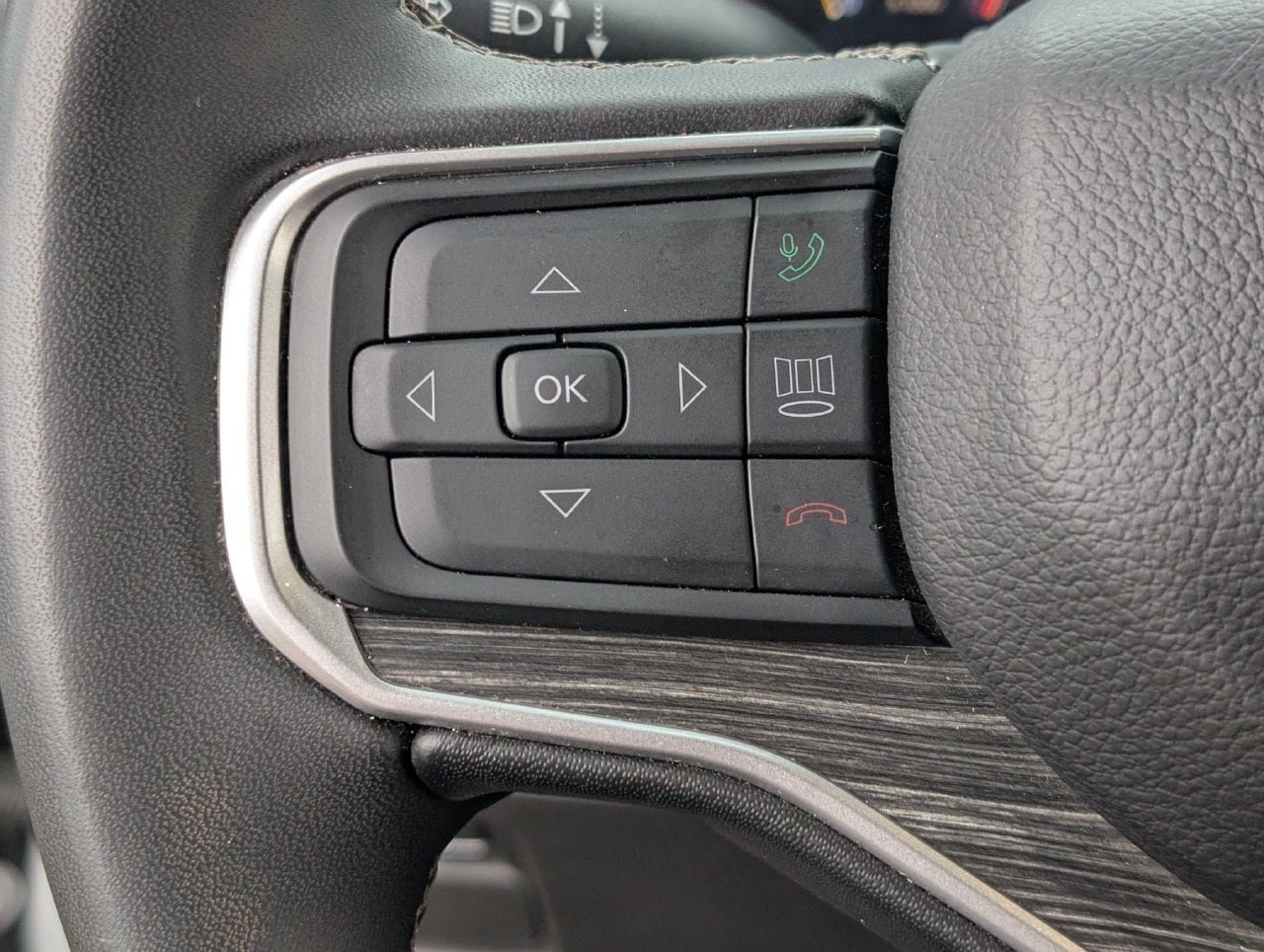 Used 2024 Jeep Wagoneer L Series II w/ Flexible Seating Group AWD/4WD image 22
