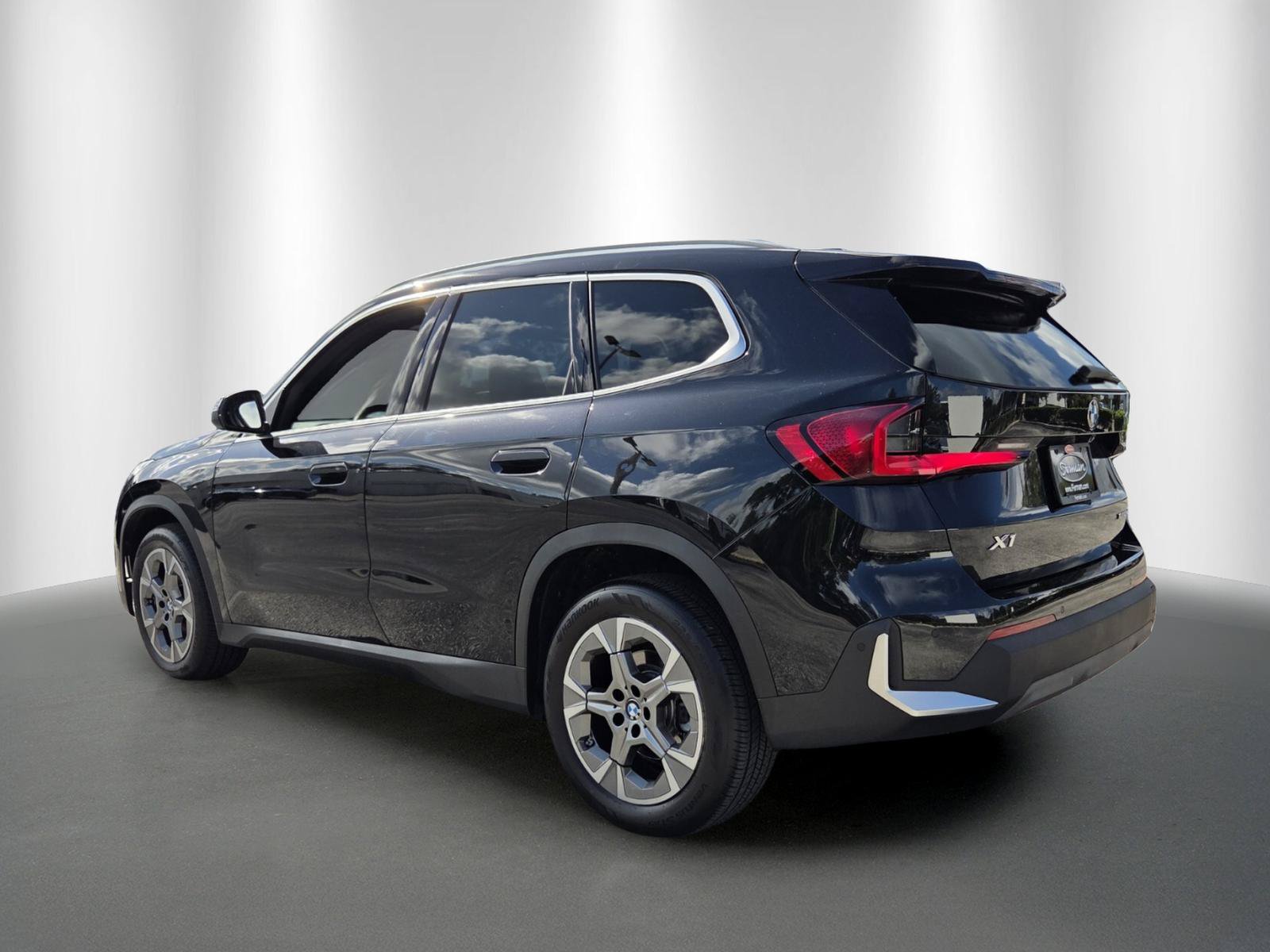 Used 2023 BMW X1 xDrive28i w/ Convenience Package AWD/4WD image 5