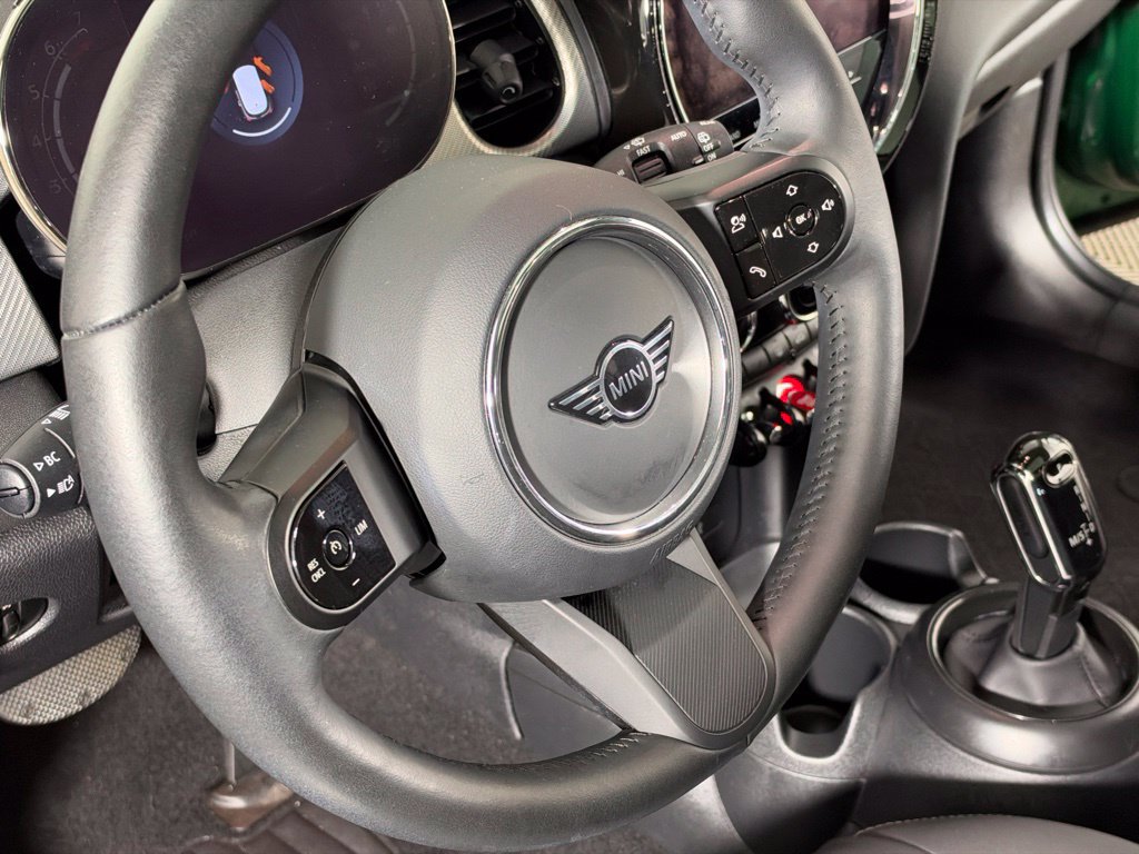 Certified 2024 MINI Cooper 4-Door Hardtop FWD image 17