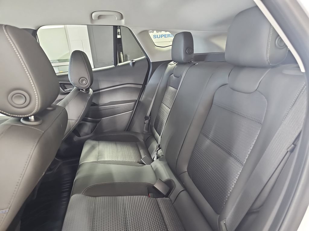 Certified 2024 Chevrolet Trax LT w/ Driver Confidence Package FWD image 17