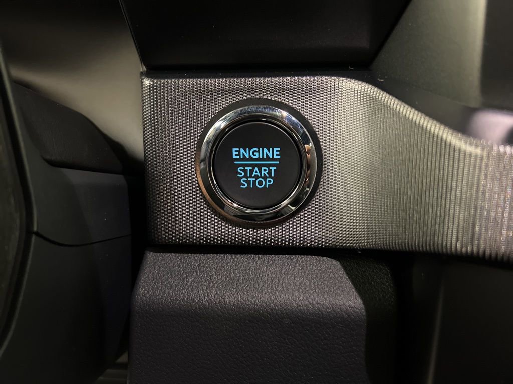 New 2025 Ford F250 Platinum image 19