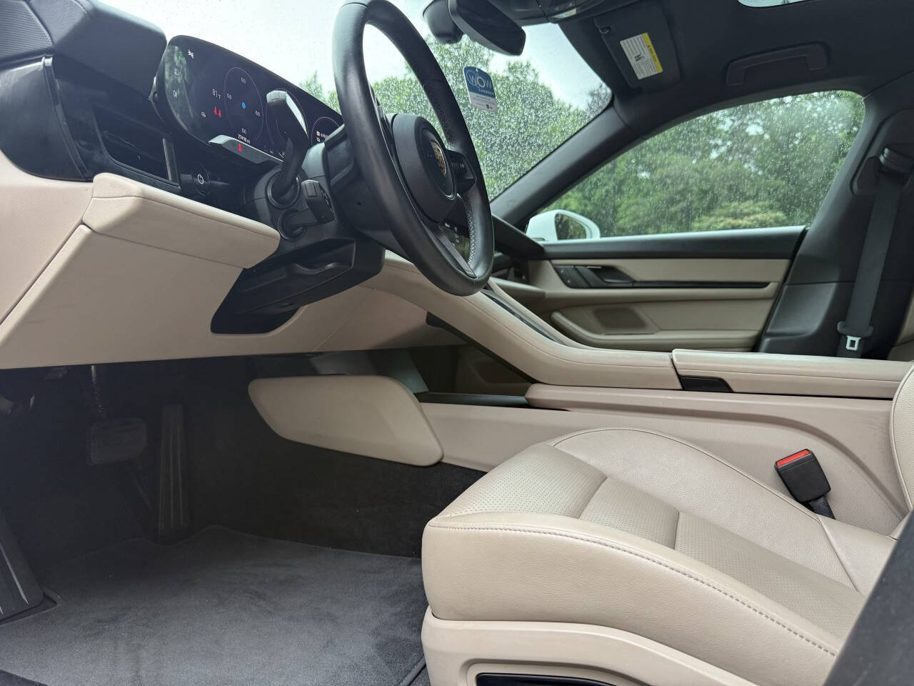 Used 2022 Porsche Taycan RWD image 27