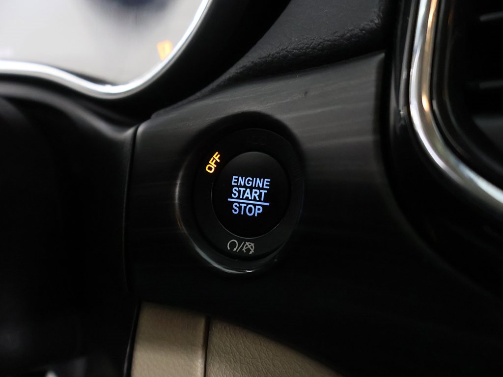 Used 2022 Jeep Grand Cherokee Laredo E image 36