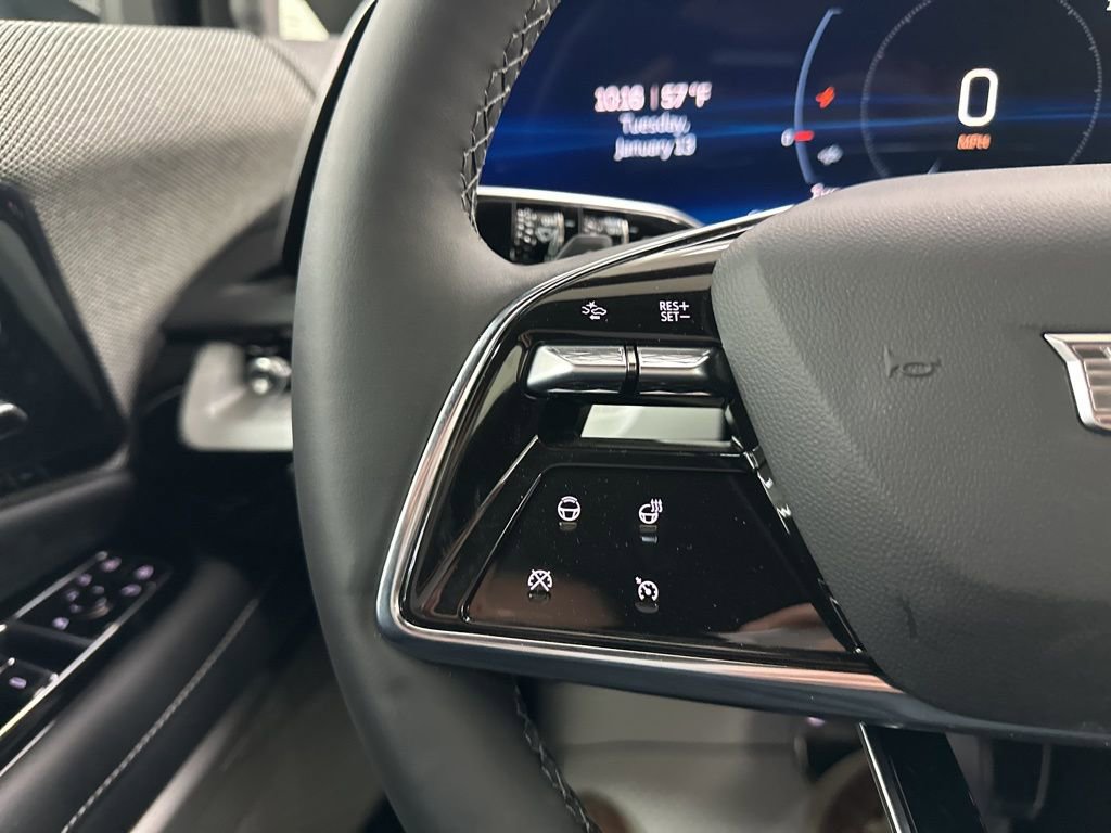 New 2026 Cadillac Optiq Luxury 1 image 32