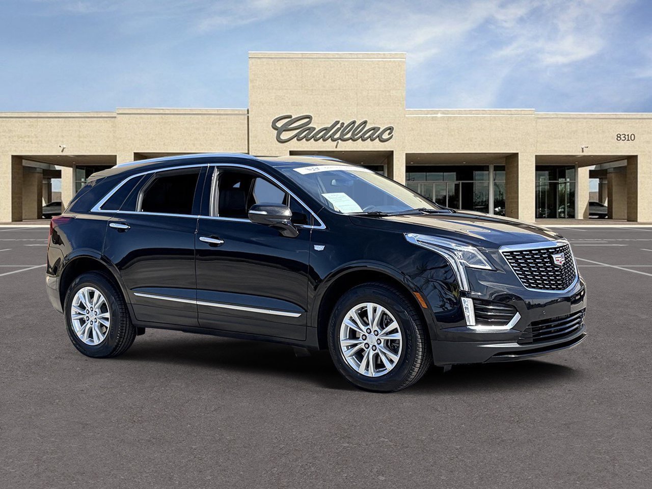 Certified 2024 Cadillac XT5 Luxury w/ LPO, Floor Liner Package FWD image 3