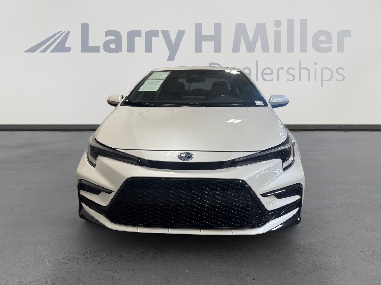 Certified 2024 Toyota Corolla SE w/ SE Package image 8