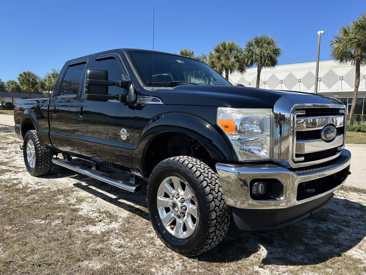 Used 2016 Ford F250 Lariat w/ Lariat Interior Package image 6