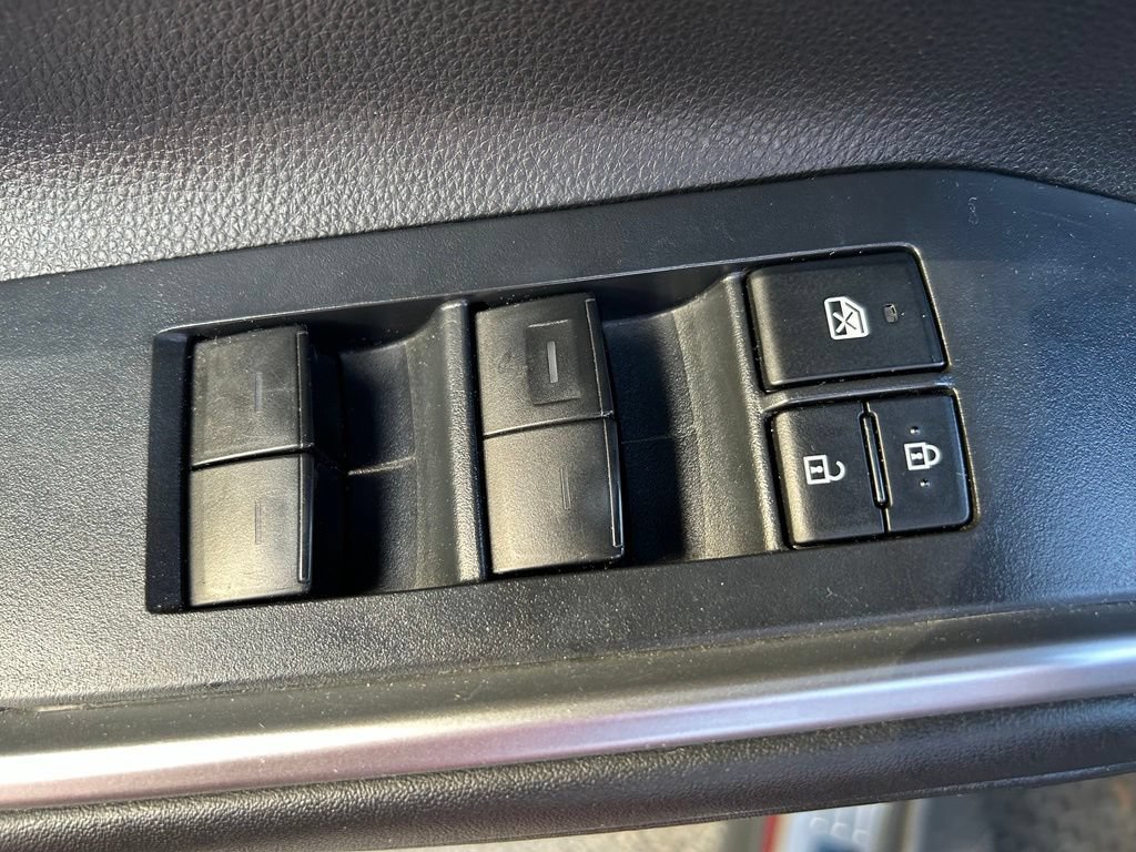 Used 2022 Toyota Highlander XSE FWD image 19