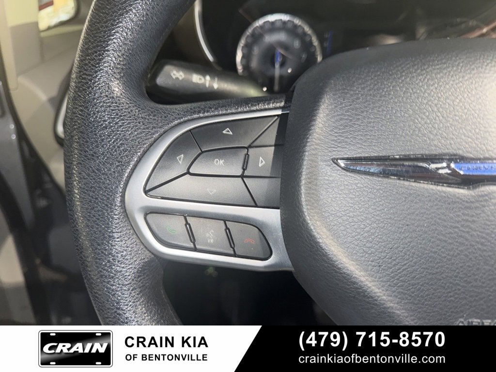 Used 2020 Chrysler Voyager Lxi image 14