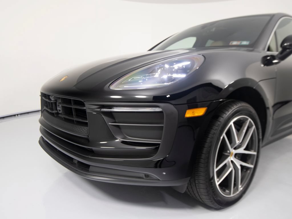 Certified 2026 Porsche Macan AWD/4WD image 40