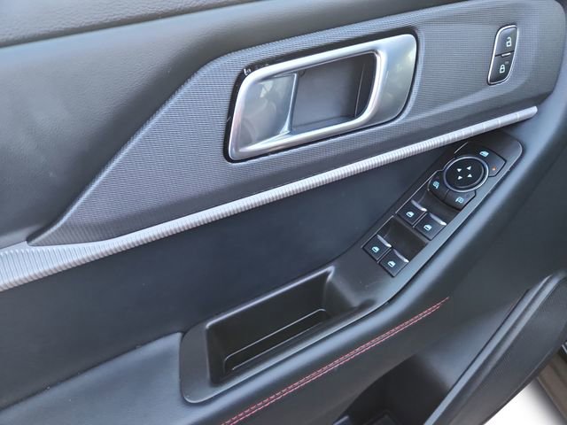 Certified 2025 Ford Explorer ST-Line image 11
