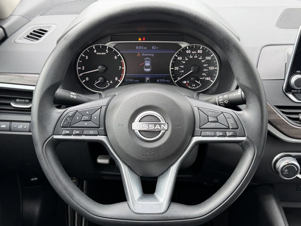 Used 2025 Nissan Altima 2.5 SV FWD image 14