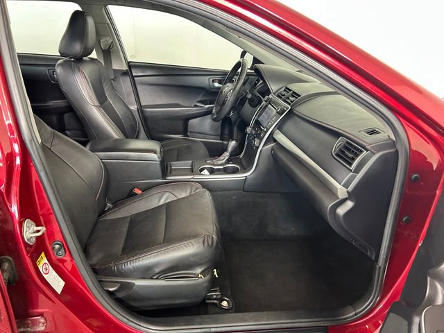 Used 2015 Toyota Camry SE image 29