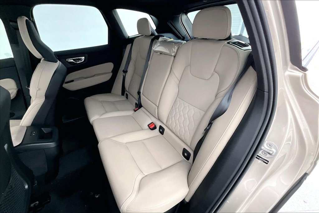 New 2026 Volvo XC60 B5 Plus w/ Protection Package Premier AWD/4WD image 16