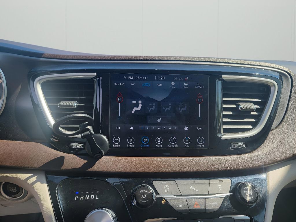 Used 2018 Chrysler Pacifica Touring-L image 20