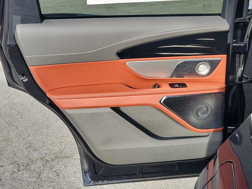 New 2024 Lincoln Nautilus Black Label w/ Jet Appearance Package (87T) image 11