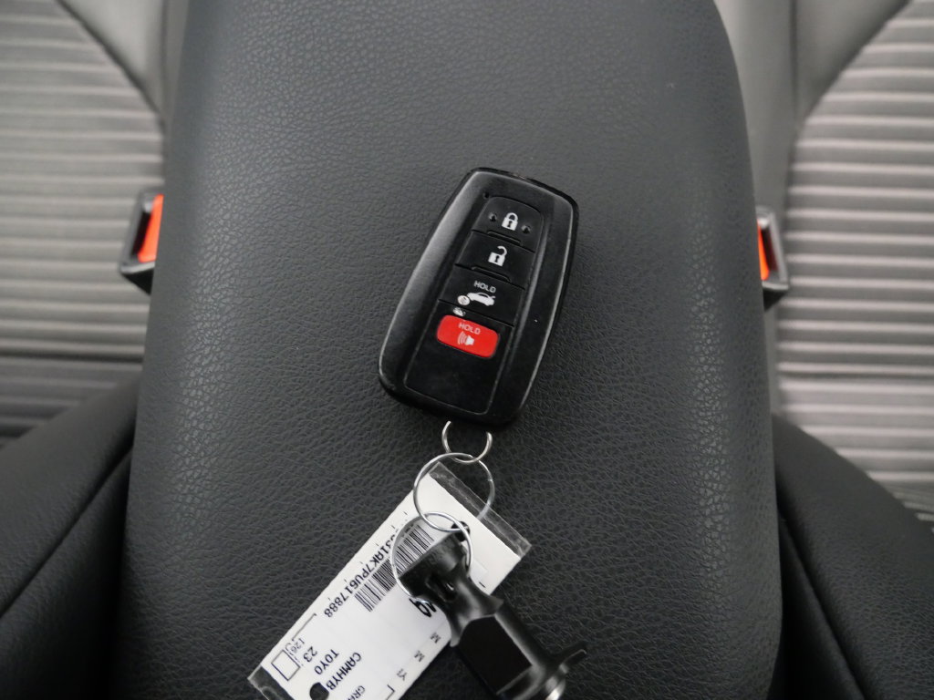 Used 2023 Toyota Camry SE w/ Cold Weather Package FWD image 29
