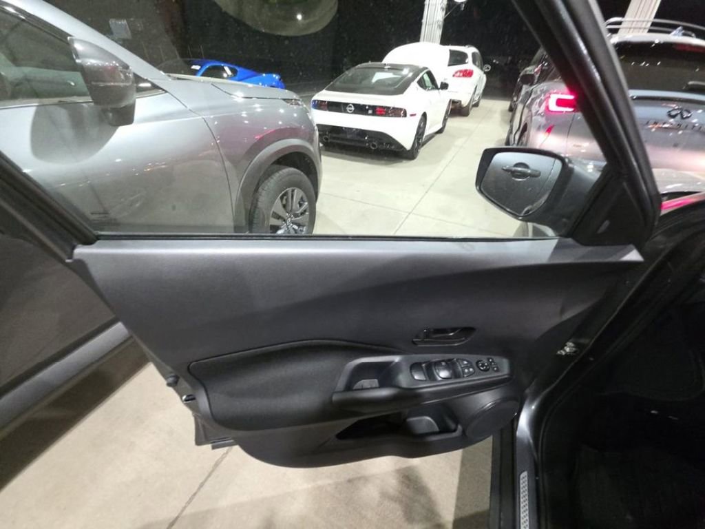 Used 2024 Nissan Kicks S image 10