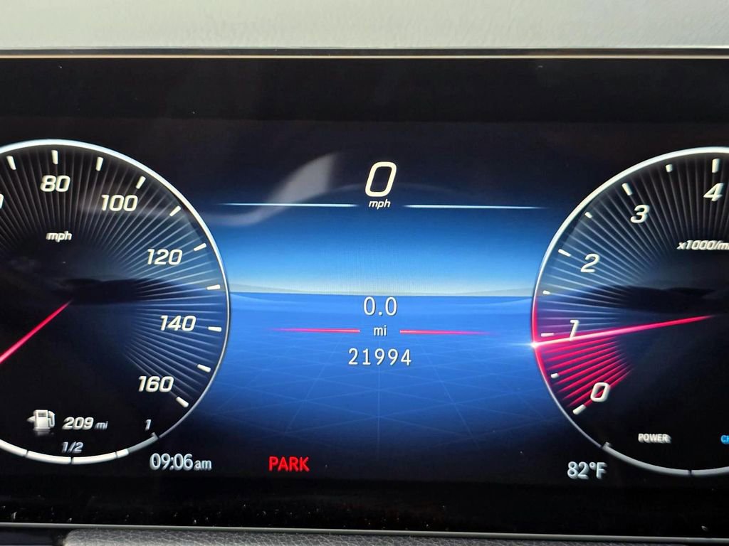 Used 2025 Mercedes-Benz GLA 250 image 30