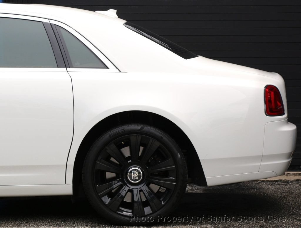 Used 2010 Rolls-Royce Ghost RWD image 17