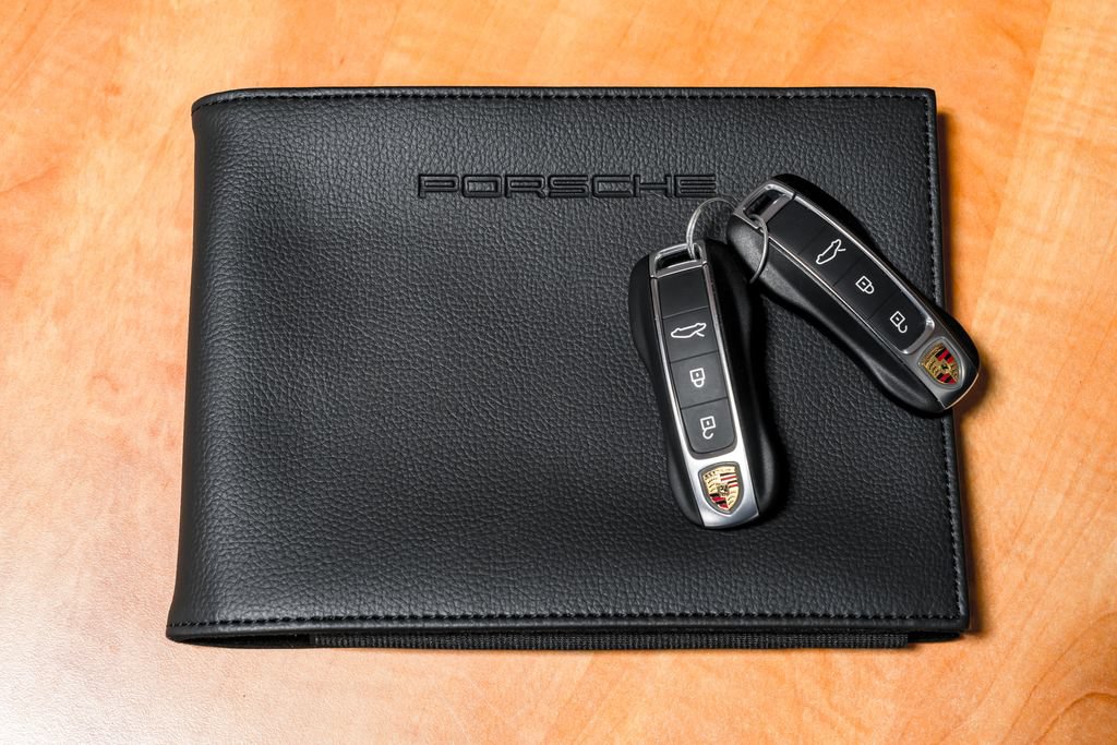 Used 2025 Porsche 911 Carrera RWD image 54