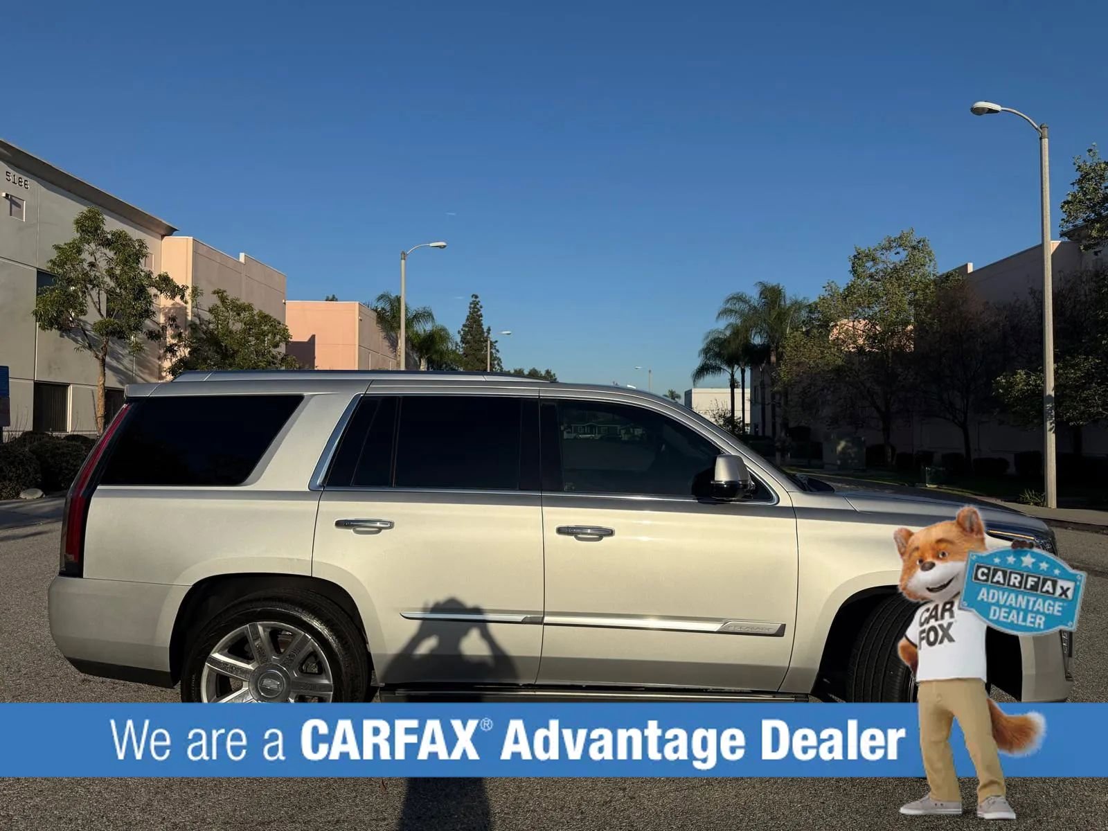 Used 2016 Cadillac Escalade Premium RWD image 4