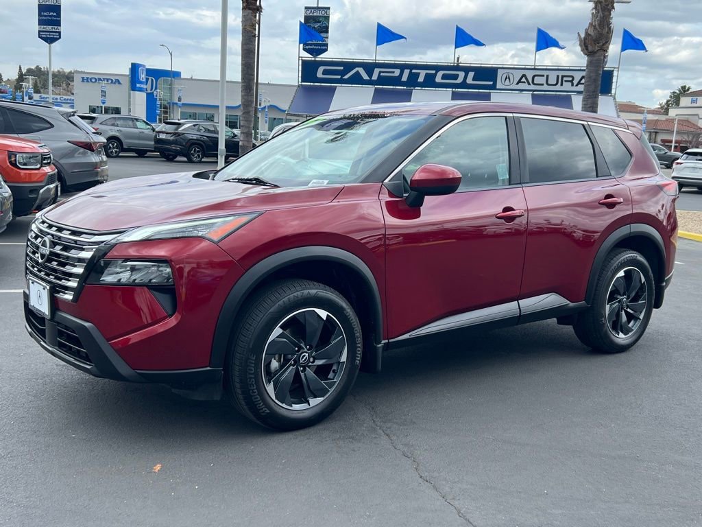 Used 2024 Nissan Rogue SV image 4