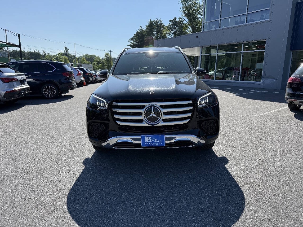 Used 2025 Mercedes-Benz GLS 450 4MATIC image 3