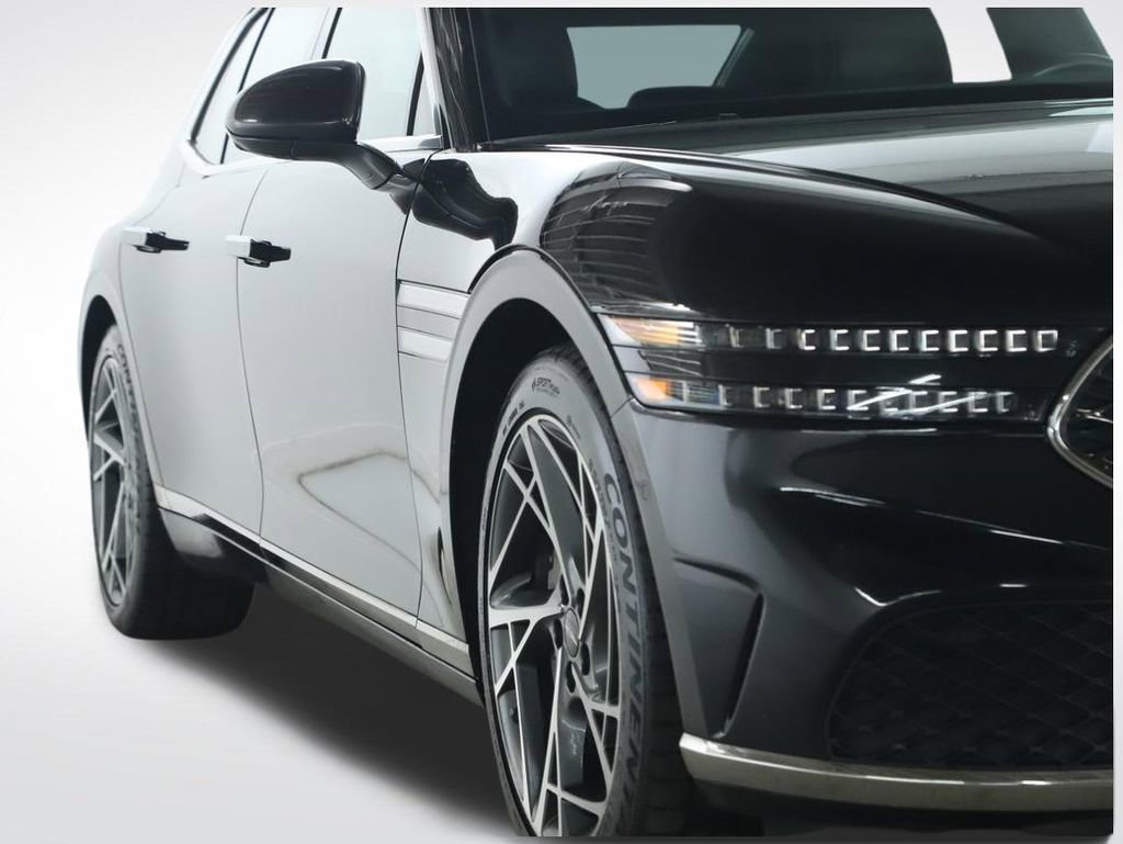Used 2023 Genesis G90 3.5T AWD/4WD image 9