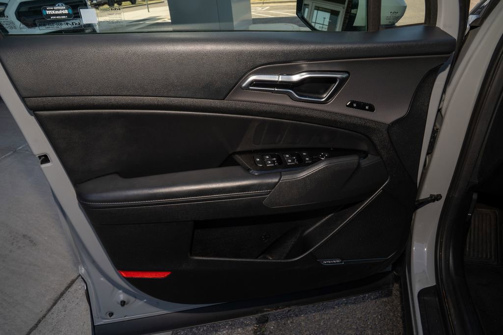 Used 2023 Kia Sportage SX image 12