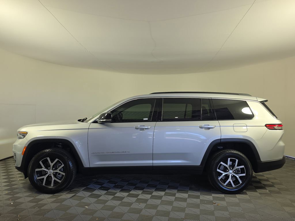 Used 2025 Jeep Grand Cherokee L Limited RWD image 4