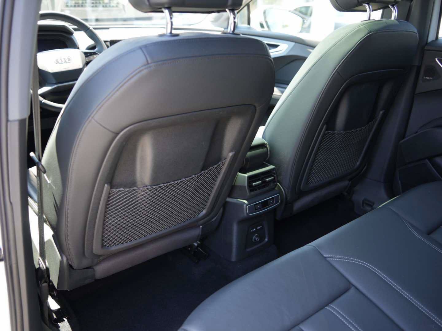 Used 2022 Audi Q4 e-tron Prestige AWD/4WD image 9