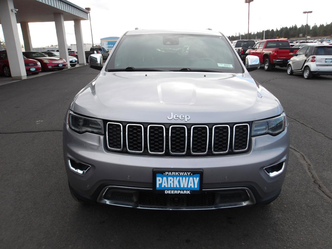 Used 2017 Jeep Grand Cherokee Limited w/ Luxury Group II image 8