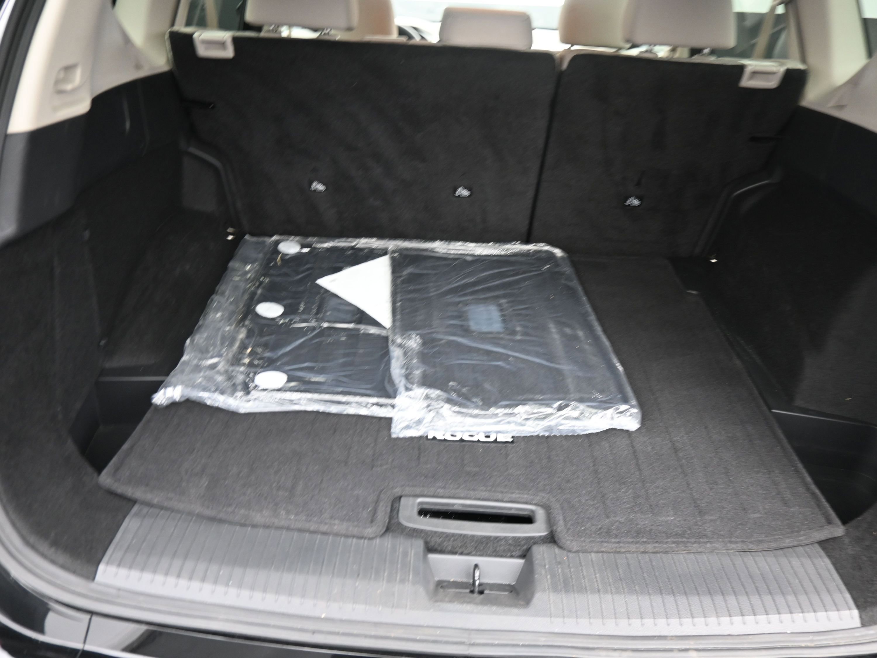 Used 2025 Nissan Rogue SV image 15