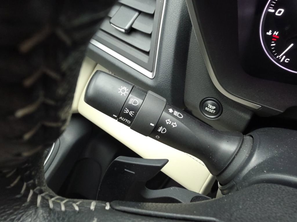 Used 2024 Subaru Ascent Limited image 28