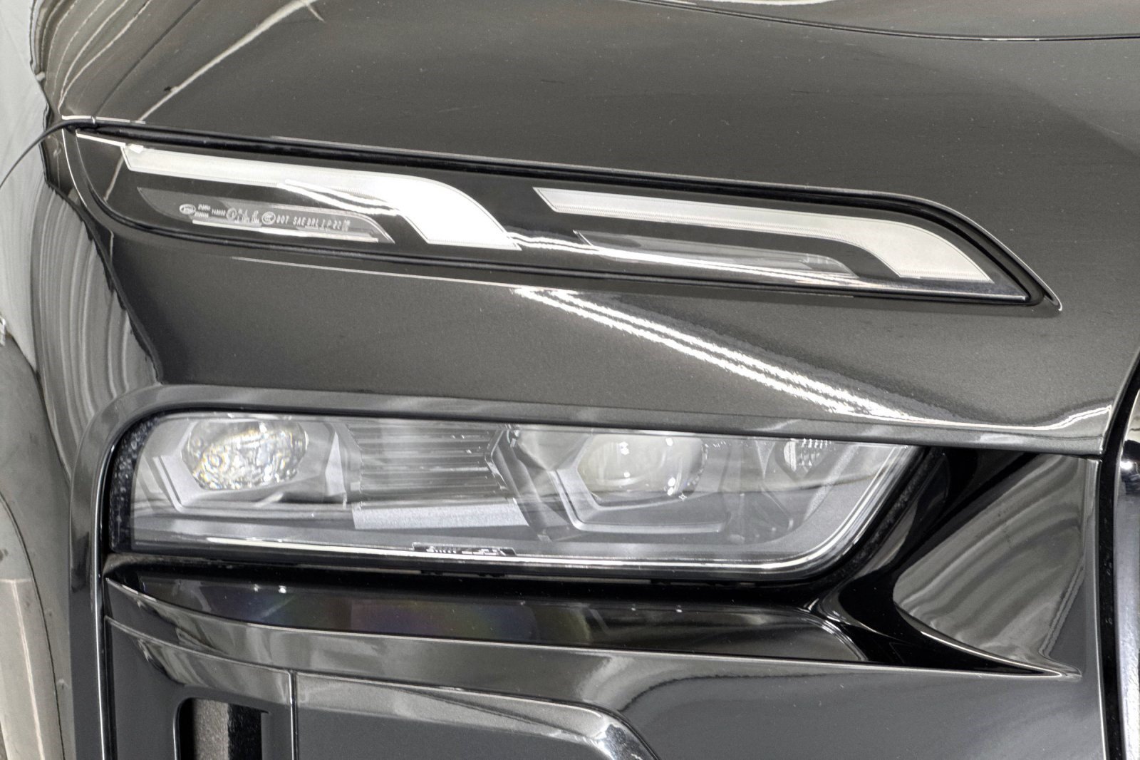 Used 2023 BMW i7 xDrive60 AWD/4WD image 11