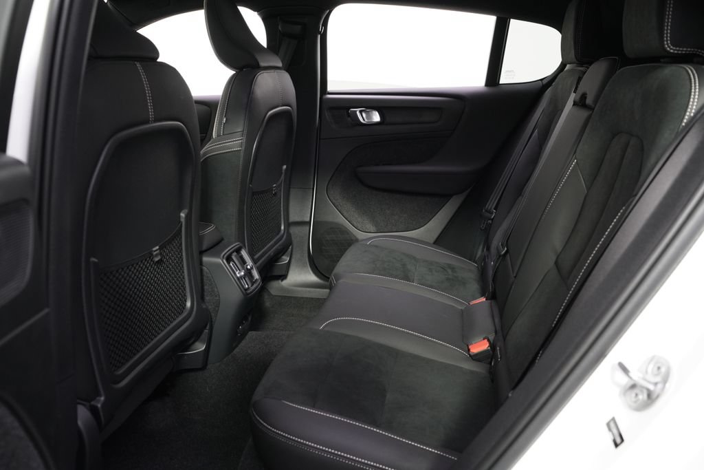 Used 2023 Volvo C40 P8 Recharge Ultimate AWD/4WD image 21