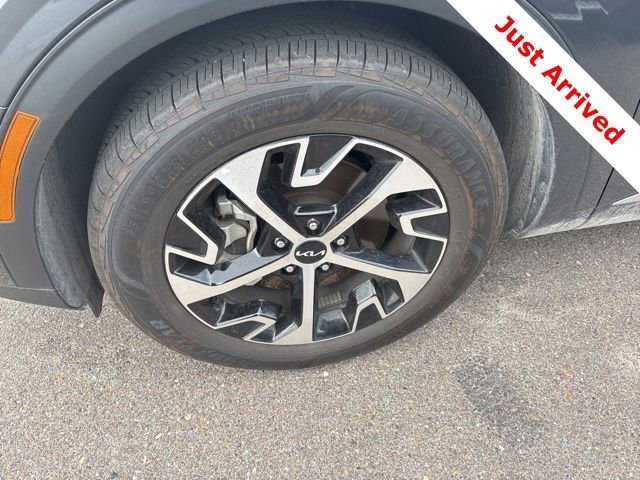 Used 2023 Kia Sportage EX image 12