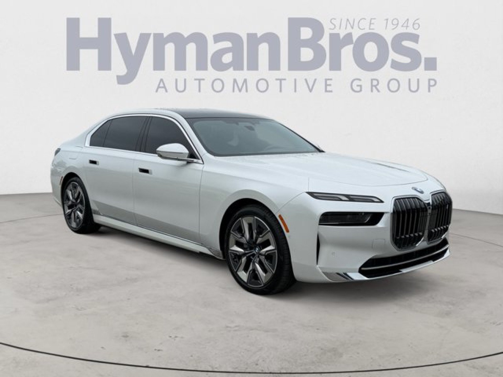 Used 2023 BMW i7 xDrive60 AWD/4WD image 1