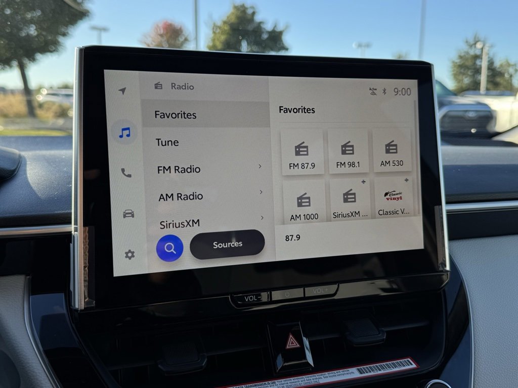 Used 2026 Toyota Corolla SE image 2