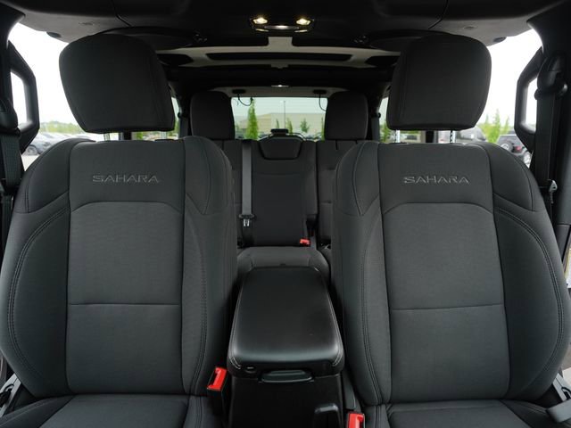 Used 2020 Jeep Wrangler Unlimited Sahara AWD/4WD image 34