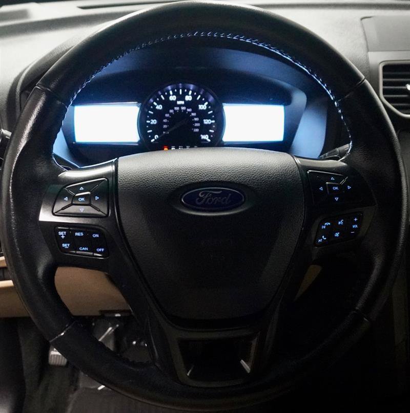 Used 2016 Ford Explorer XLT w/ Equipment Group 202A AWD/4WD image 13