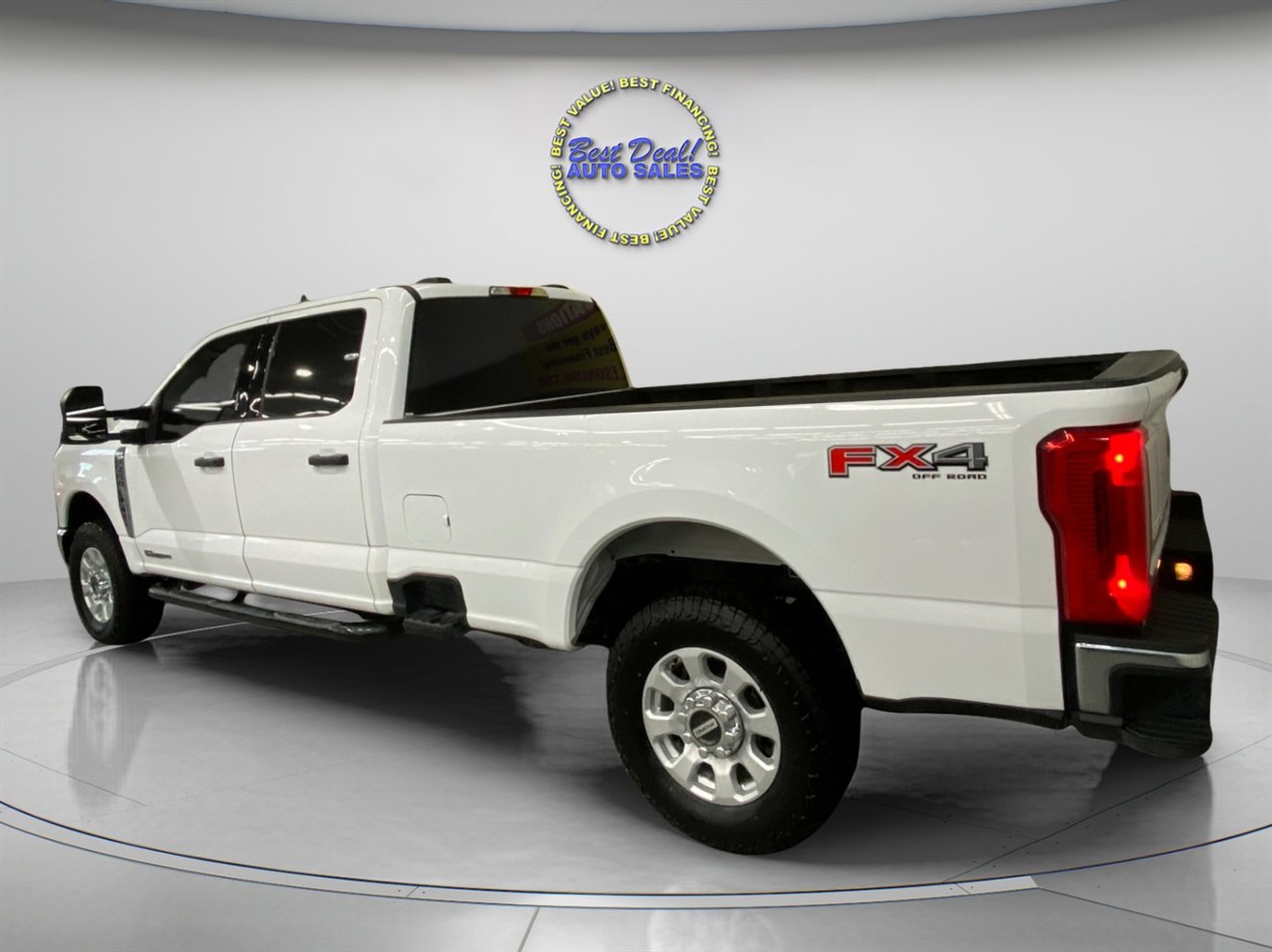 Used 2023 Ford F250 XLT w/ FX4 Off-Road Package image 5