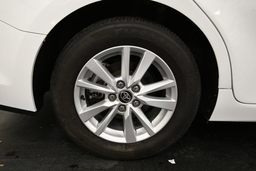 Certified 2025 Toyota Camry LE image 29