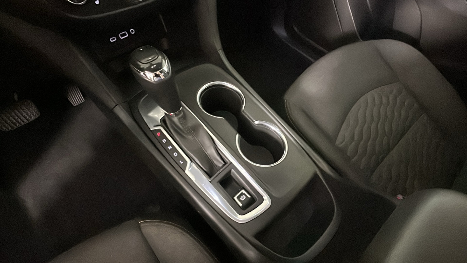 Used 2019 Chevrolet Equinox LT FWD image 26