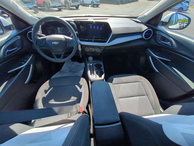 Used 2024 Chevrolet Trax LS w/ LS Convenience Package FWD image 31