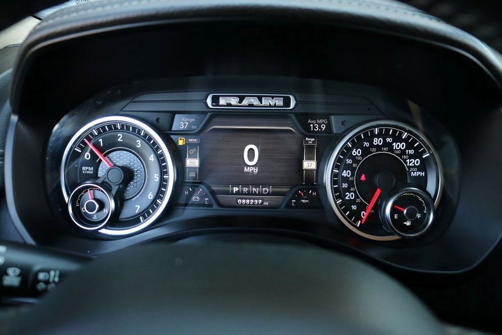 Used 2019 RAM 1500 Laramie image 12