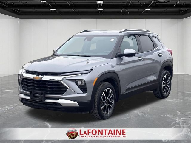 Used 2025 Chevrolet TrailBlazer LT image 1
