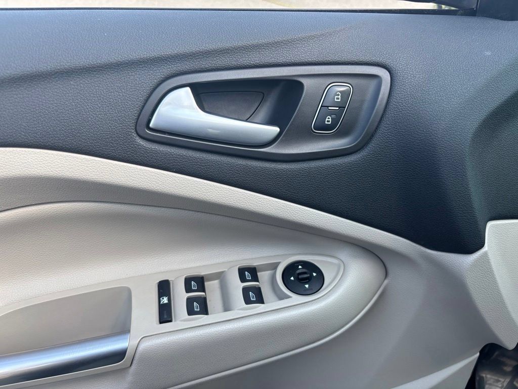 Used 2017 Ford Escape SE AWD/4WD image 10