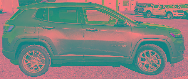 Used 2022 Jeep Compass Latitude AWD/4WD image 2